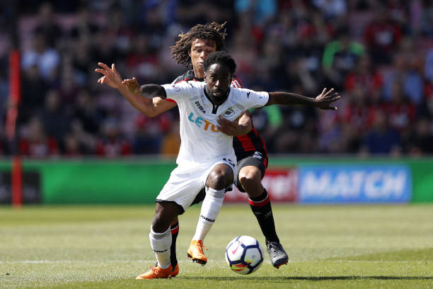 战承担了关 战承担了关